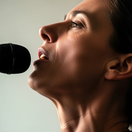 Postura nel Canto: Oltre la Simmetria